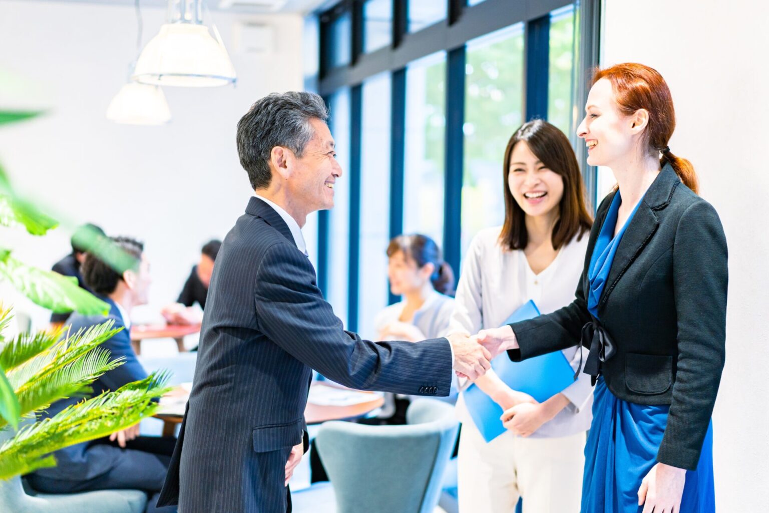「初めまして」は英語でどう言う?ビジネス・日常で使える表現を紹介! | シャドテンラボ